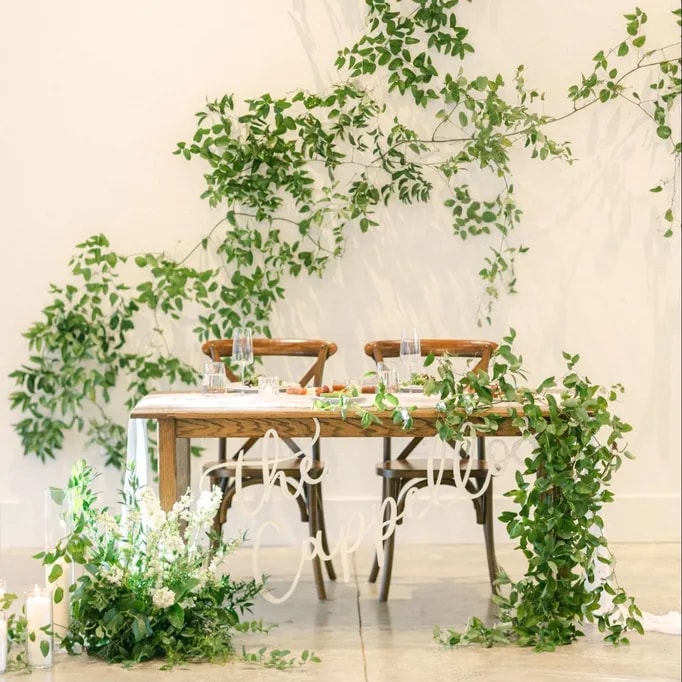Poppy Flowers: Types of Wedding Flowers- Greenery