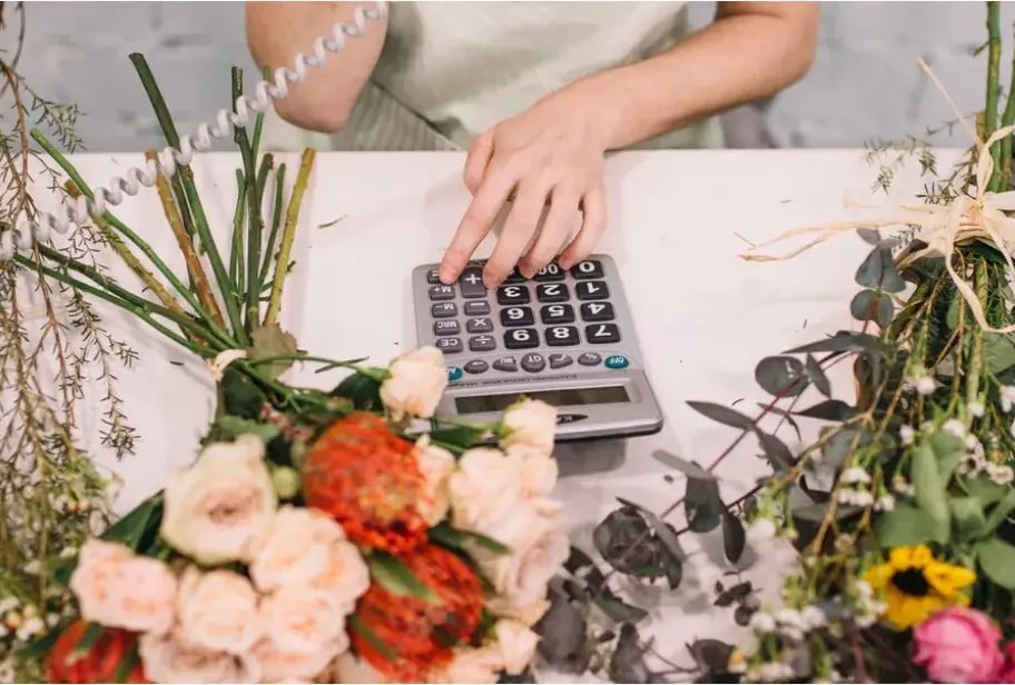 Your Dream, Your Budget: Navigating Smart Wedding Flower Spending