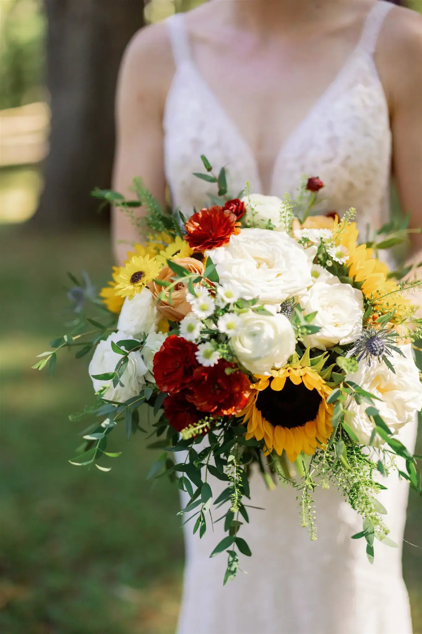 Floral bouquets for wedding settings