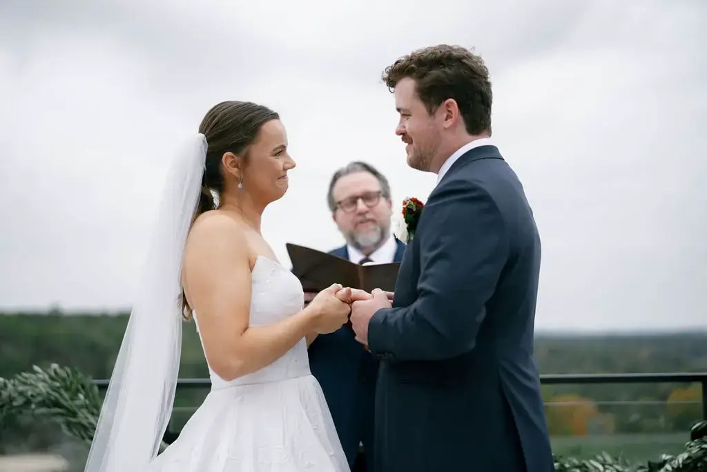 weddingflowers+marriedcouple+austin