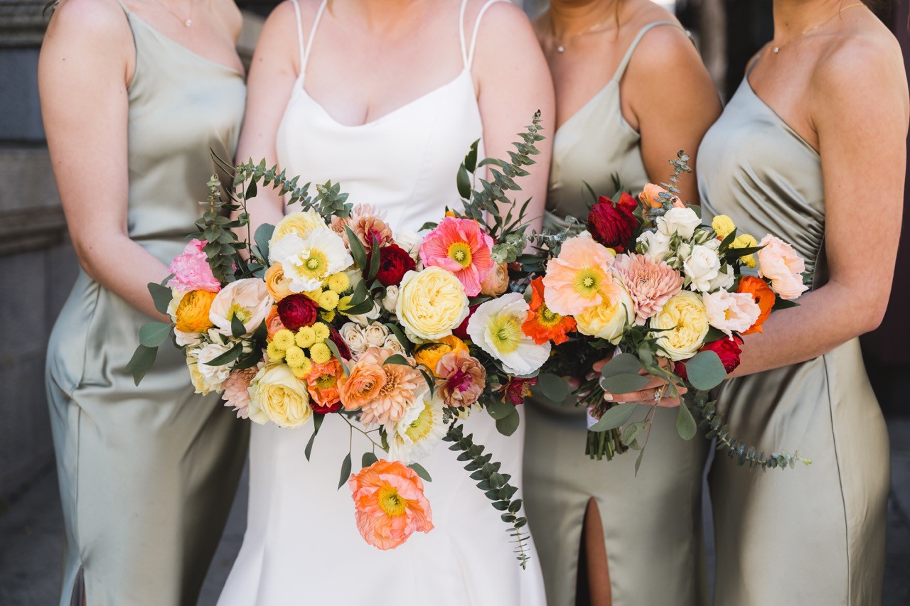 Budget-friendly wedding floral decor